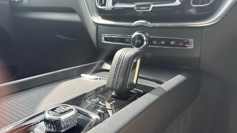 Volvo Xc60 2.0 T6 RC PHEV Inscription Expression 5dr AWD Auto Estate